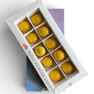 PASSION FRUIT Caja x10 Bombones de Chocolate Premium